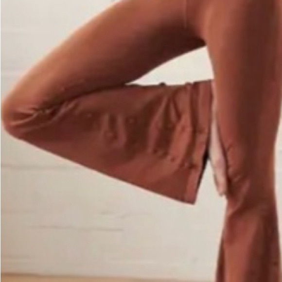 NWOT FP movement good karma short flares - Picture 3 of 9